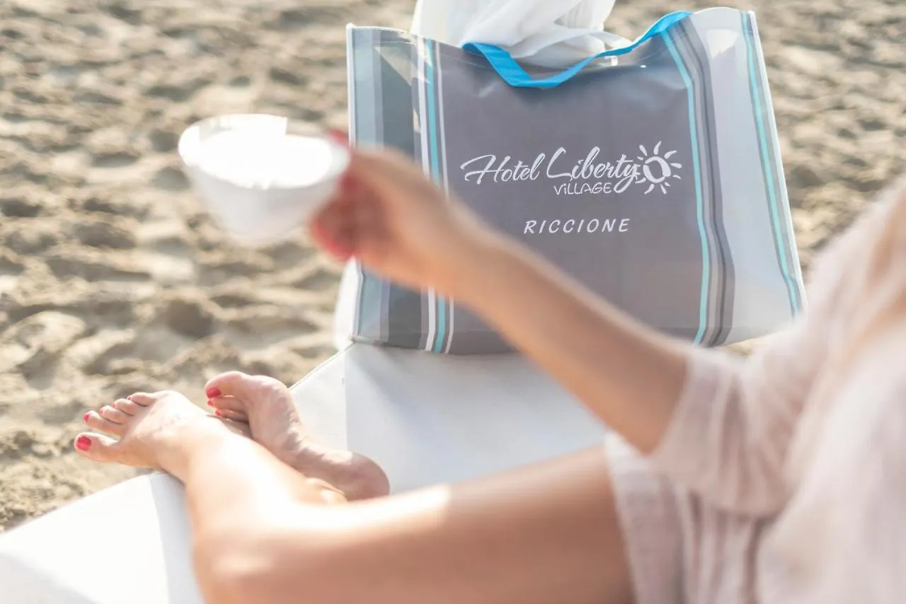 Hotel Liberty Beach - Parking & Beach Included Riccione