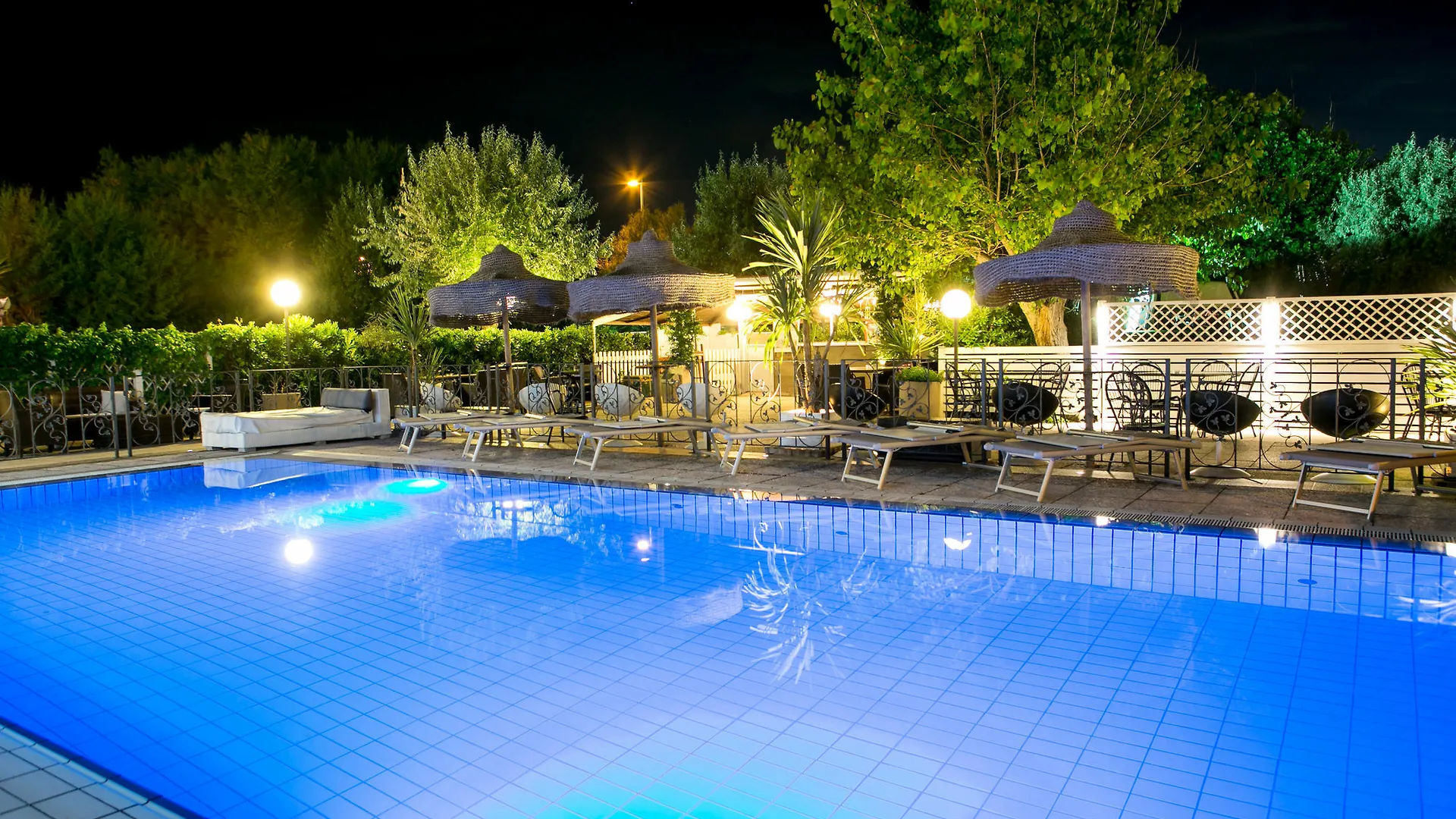 Hotel Liberty Beach - Parking & Beach Included Riccione