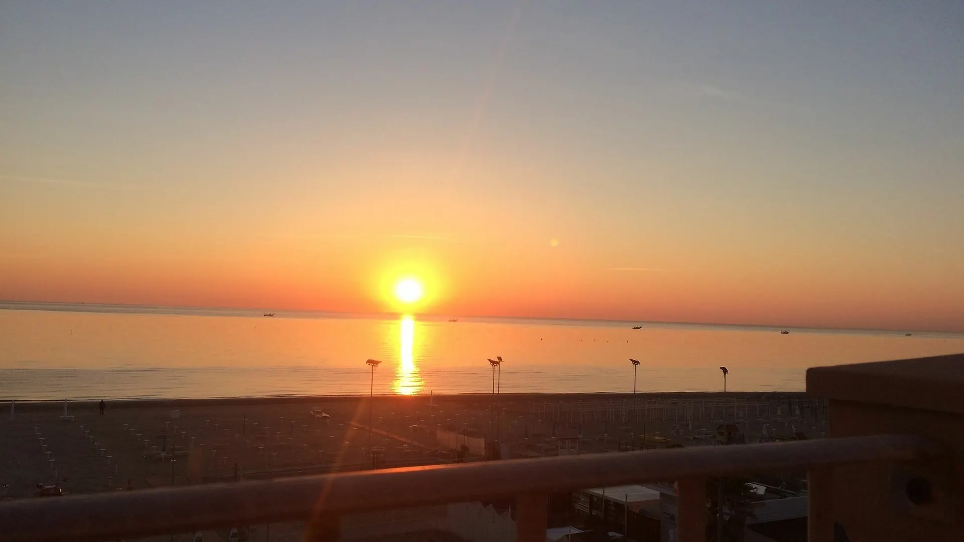 Hotel Liberty Beach - Parking & Beach Included Riccione